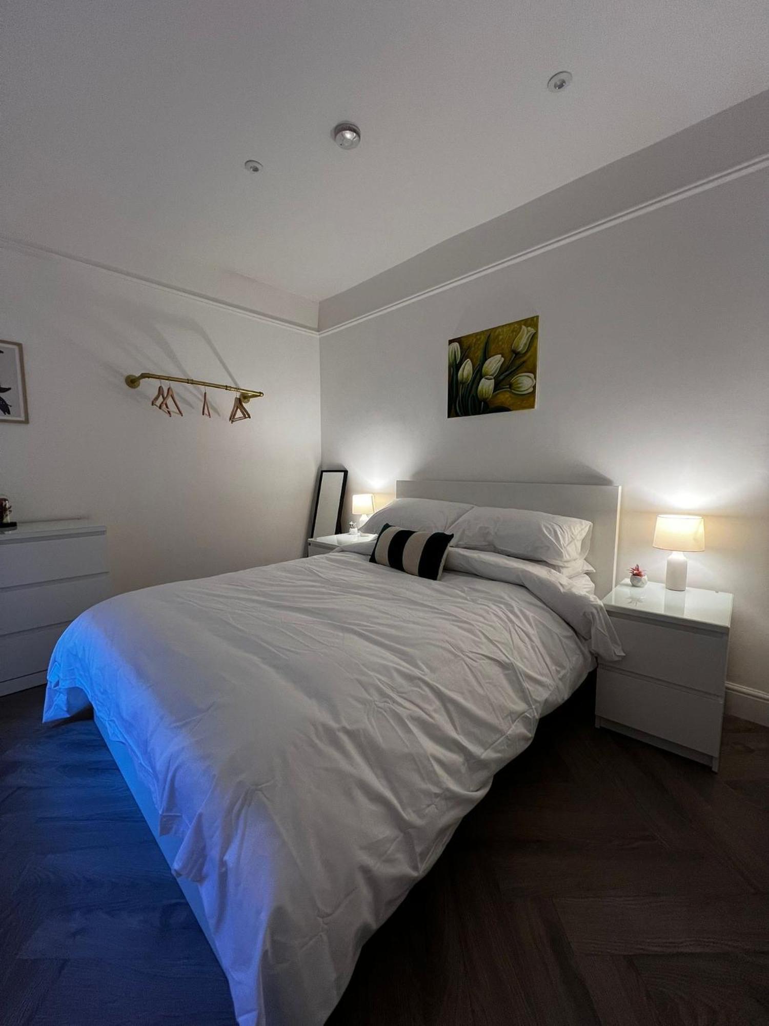 New 2 Bed Mansion Flat In Chinatown! Londra